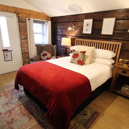 Boutique Garden Lodge @ The Larches Wolverhampton Exterior foto